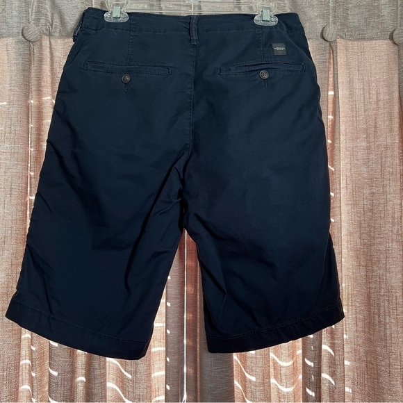 American Eagle 12” Longer Length Lived In Khaki Short in Navy Size 28 - Picture 5 of 12